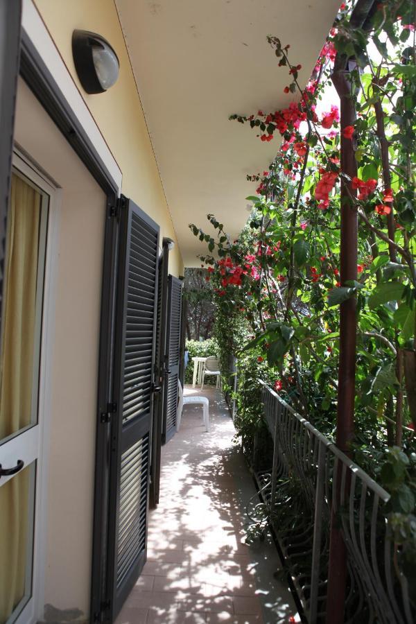 Hotel Villa Wanda Porto Azzurro Exterior foto